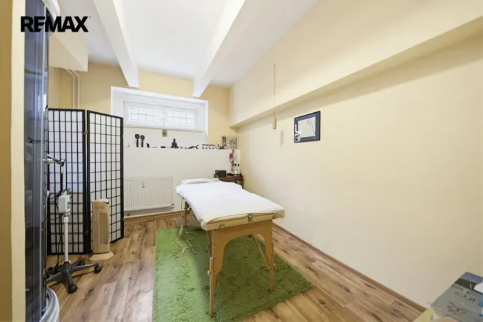 Pronájem obchodního prostoru, Karlovy Vary, Jugoslávská, 142 m2