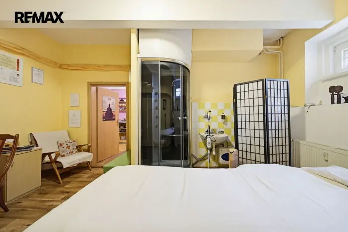 Pronájem obchodního prostoru, Karlovy Vary, Jugoslávská, 142 m2