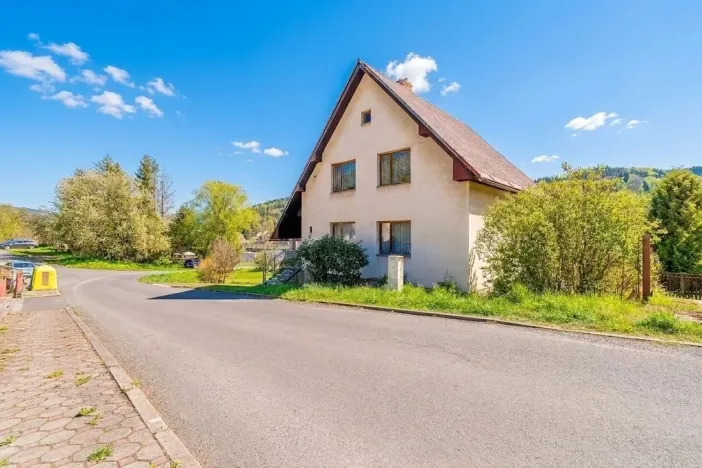 Prodej chalupy, Lipová-lázně, 260 m2