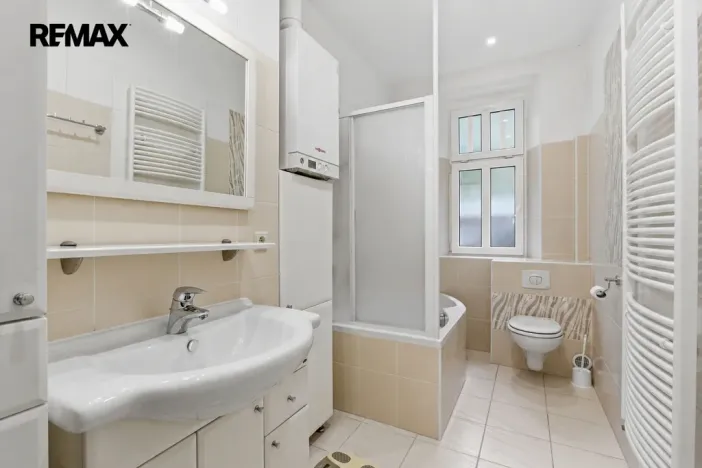 Prodej bytu 4+1, Karlovy Vary, Ondříčkova, 87 m2