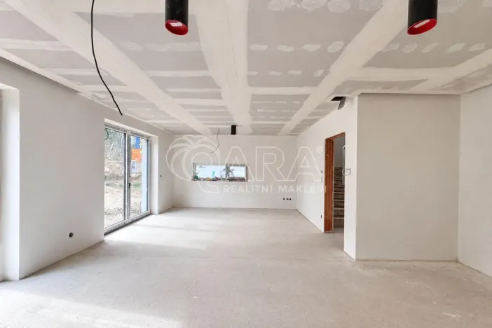 Prodej rodinného domu, Kamenice - Ládví, Benešovská, 159 m2