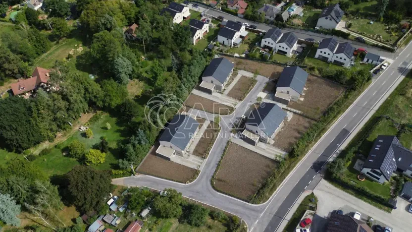 Prodej rodinného domu, Kamenice - Ládví, Benešovská, 159 m2