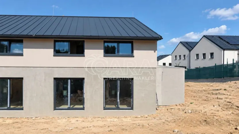 Prodej rodinného domu, Kamenice - Ládví, Benešovská, 159 m2