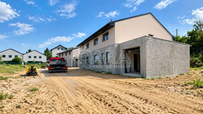 Prodej rodinného domu, Kamenice - Ládví, Benešovská, 159 m2