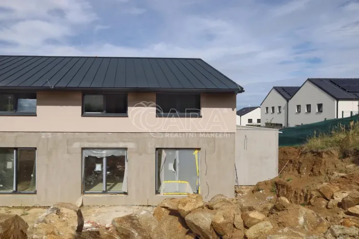 Prodej rodinného domu, Kamenice - Ládví, Benešovská, 159 m2