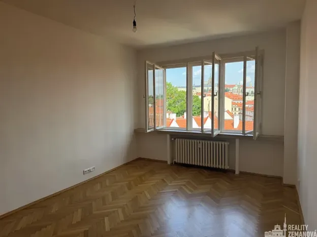 Pronájem bytu 2+1, Praha - Malá Strana, Šeříková, 50 m2