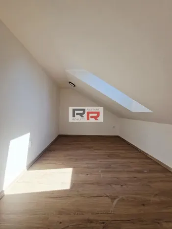 Pronájem bytu 2+kk, Šternberk, Uničovská, 45 m2