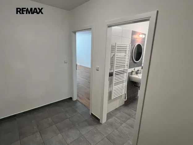 Pronájem bytu 1+kk, Lavičky, 53 m2