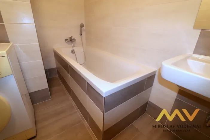 Pronájem bytu 2+kk, Hradec Králové - Nový Hradec Králové, Kejzlarova, 56 m2