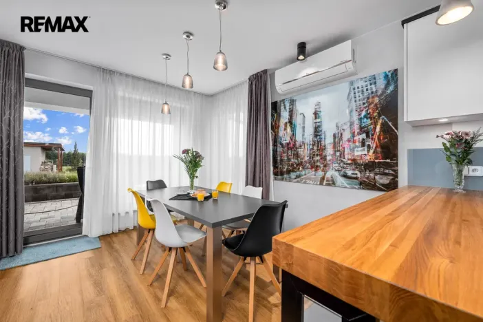 Prodej vícegeneračního domu, Praha - Křeslice, Ibišková, 304 m2