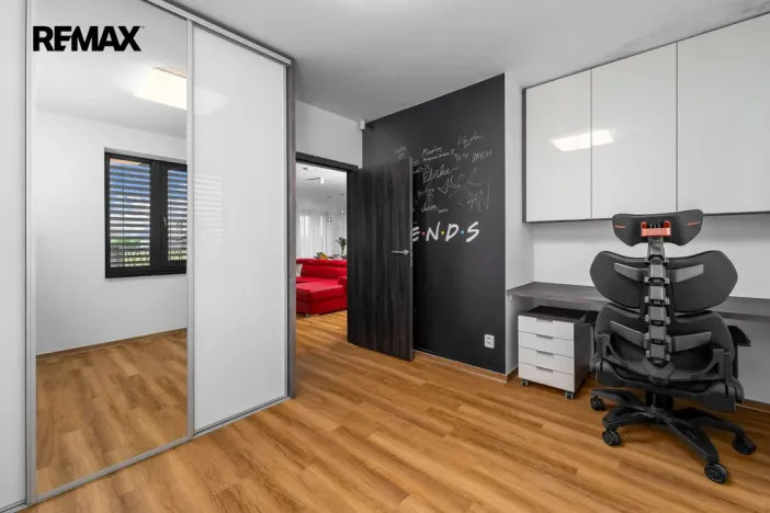 Prodej vícegeneračního domu, Praha - Křeslice, Ibišková, 304 m2