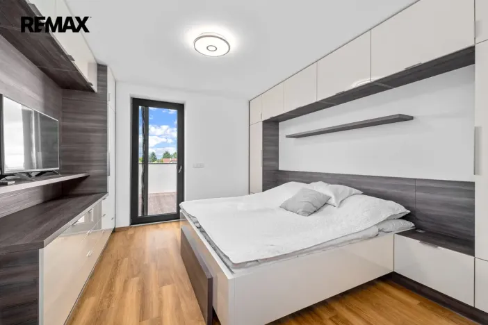 Prodej vícegeneračního domu, Praha - Křeslice, Ibišková, 304 m2