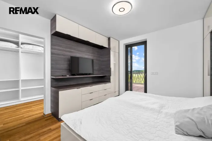 Prodej vícegeneračního domu, Praha - Křeslice, Ibišková, 304 m2