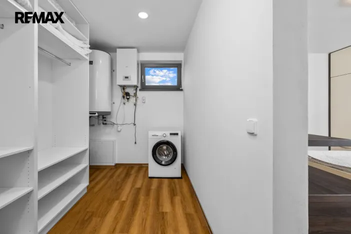 Prodej vícegeneračního domu, Praha - Křeslice, Ibišková, 304 m2