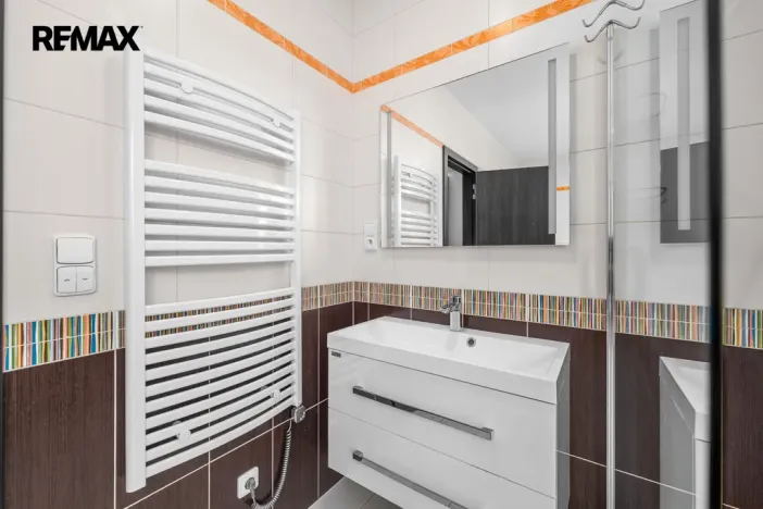 Prodej vícegeneračního domu, Praha - Křeslice, Ibišková, 304 m2