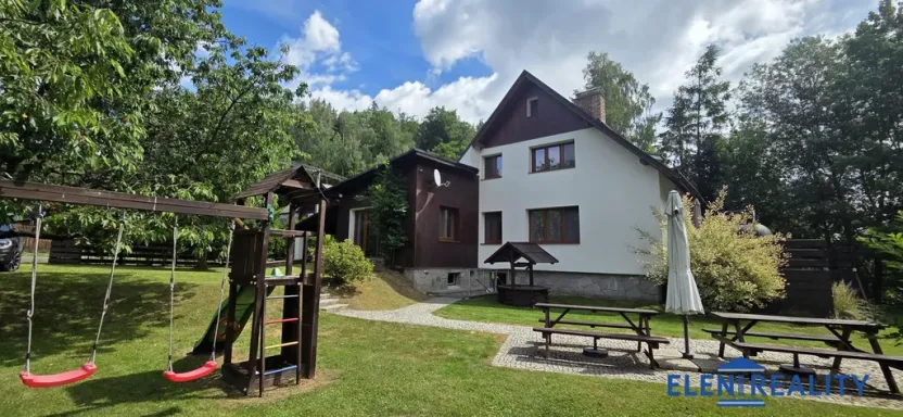 Prodej rodinného domu, Lipová-lázně - Horní Lipová, 320 m2