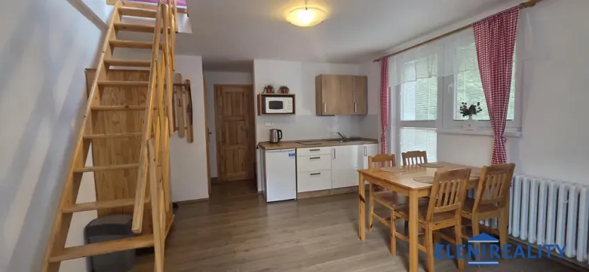 Prodej rodinného domu, Lipová-lázně - Horní Lipová, 320 m2