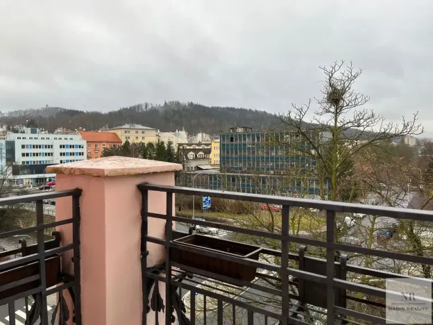 Pronájem bytu 2+1, Karlovy Vary, nábřeží Jana Palacha, 60 m2
