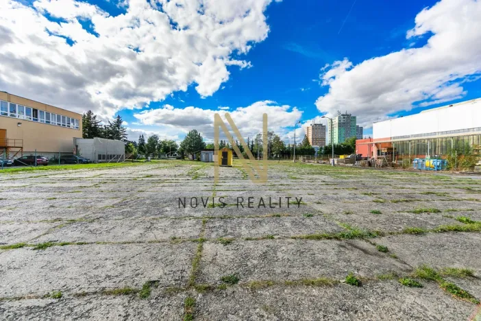 Pronájem komerčního pozemku, Plzeň, Domažlická, 1500 m2