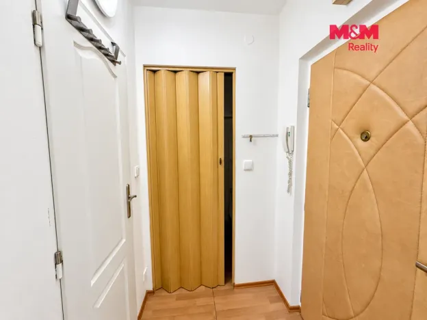 Pronájem bytu 1+kk, Hradec Králové - Slezské Předměstí, Severní, 27 m2