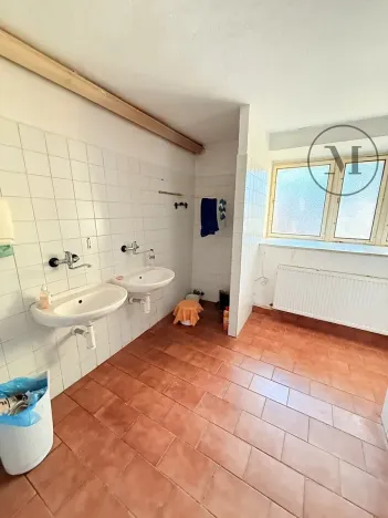 Pronájem výrobních prostor, Netolice, Mírové Náměstí, 500 m2
