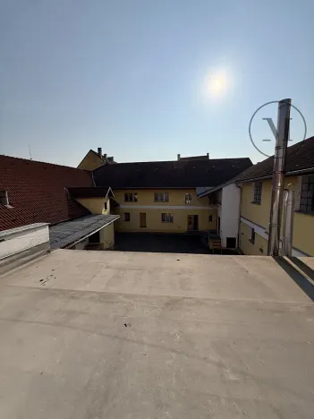 Pronájem komerční nemovitosti, Netolice, Mírové Náměstí, 500 m2