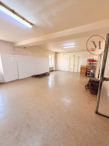 Pronájem komerční nemovitosti, Netolice, Mírové Náměstí, 500 m2