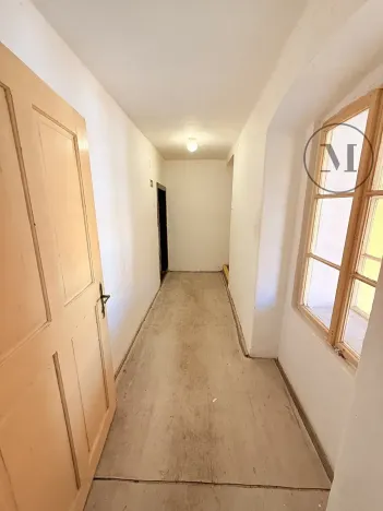 Pronájem komerční nemovitosti, Netolice, Mírové Náměstí, 500 m2