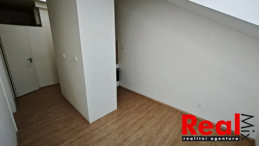 Pronájem bytu 1+kk, Brno - Veveří, Smetanova, 17 m2