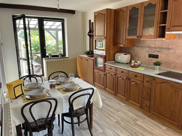Pronájem rodinného domu, Bříšťany, 230 m2