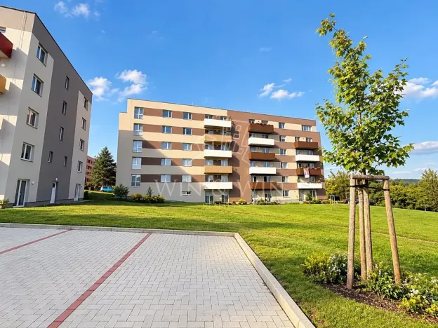 Prodej bytu 1+kk, Jince, Zborovská, 33 m2