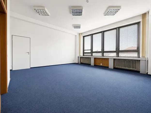 Pronájem obchodního prostoru, Brno, Šujanovo náměstí, 95 m2
