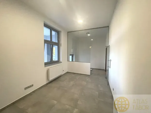 Pronájem bytu 1+kk, Tábor, Kpt. Jaroše, 23 m2