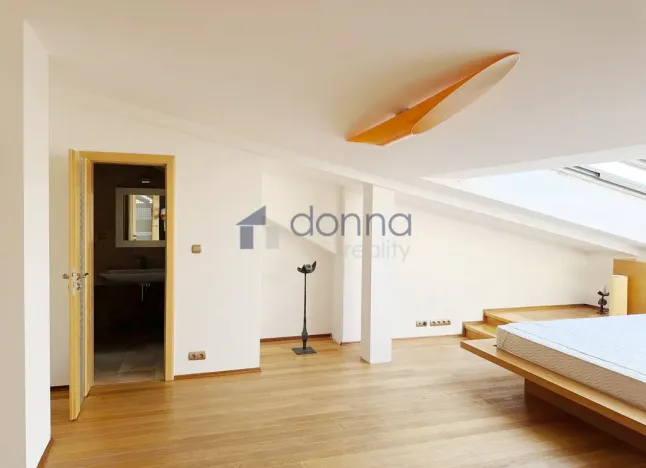 Pronájem bytu 3+kk, Praha, Korunní, 157 m2
