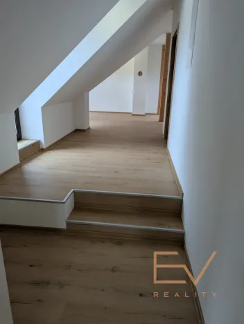 Pronájem bytu 3+kk, Praha - Žižkov, Jeseniova, 110 m2