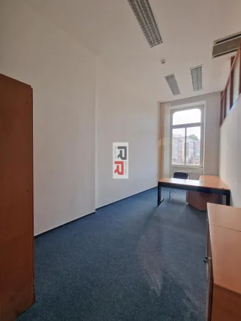 Pronájem kanceláře, Olomouc, Dolní náměstí, 17 m2