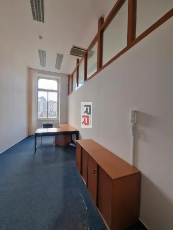 Pronájem kanceláře, Olomouc, Dolní náměstí, 17 m2