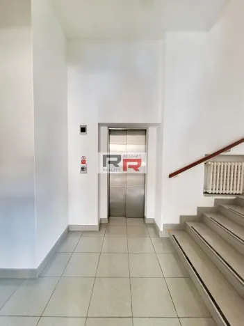 Pronájem kanceláře, Olomouc, Dolní náměstí, 17 m2