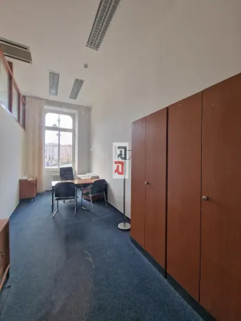 Pronájem kanceláře, Olomouc, Dolní náměstí, 16 m2