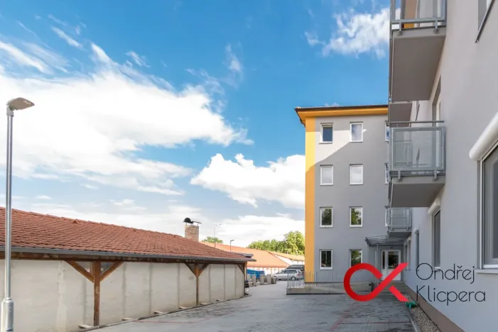 Pronájem bytu 2+kk, Milovice, Kaštanová, 44 m2