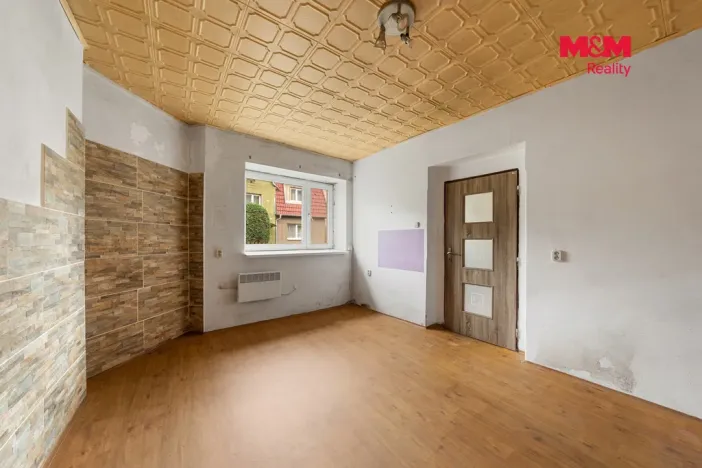 Prodej bytu 1+1, Povrly, Školní, 43 m2