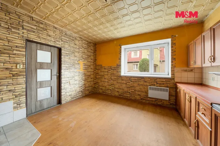 Prodej bytu 1+1, Povrly, Školní, 43 m2