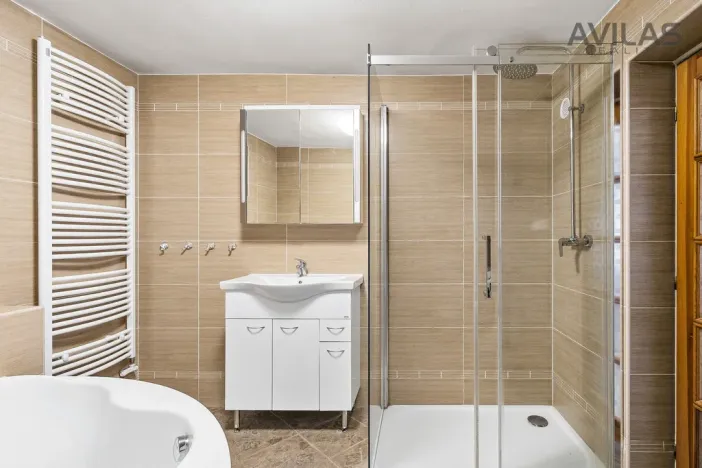 Prodej komerční nemovitosti, Říčany, Kozinova, 300 m2