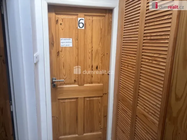 Pronájem atypického bytu, Praha - Prosek, Martinovská, 12 m2