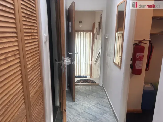 Pronájem atypického bytu, Praha - Prosek, Martinovská, 12 m2