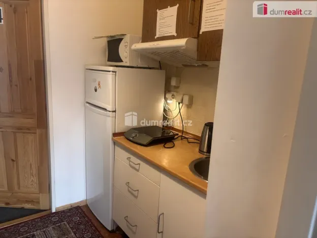 Pronájem atypického bytu, Praha - Prosek, Martinovská, 12 m2
