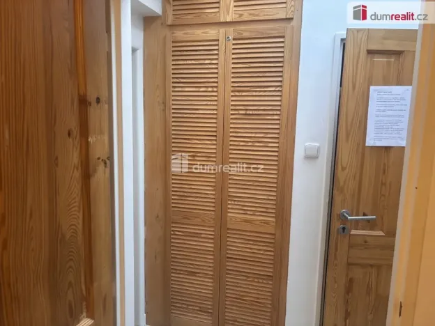 Pronájem atypického bytu, Praha - Prosek, Martinovská, 12 m2