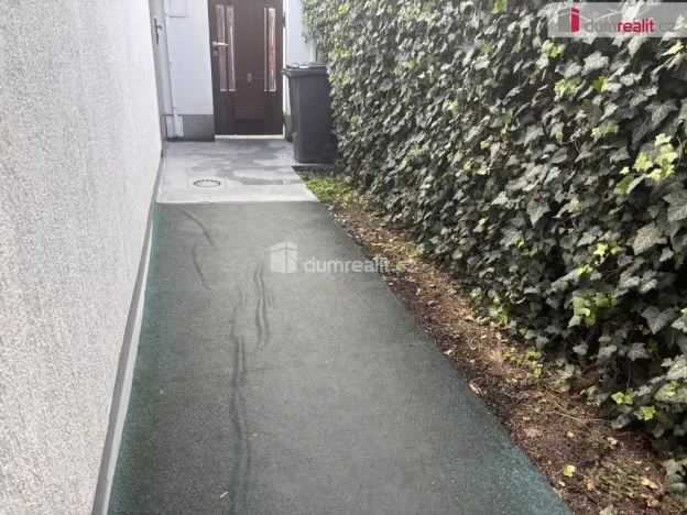 Pronájem atypického bytu, Praha - Prosek, Martinovská, 12 m2