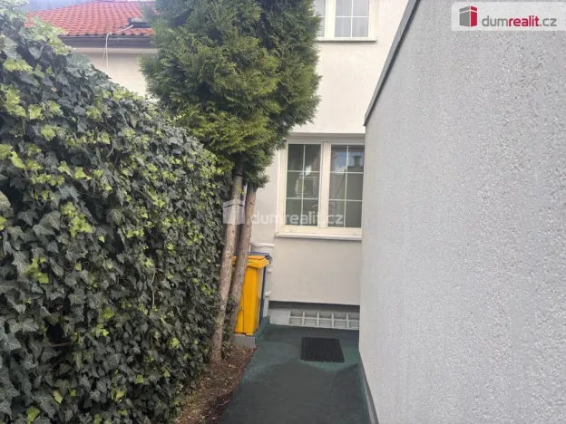 Pronájem atypického bytu, Praha - Prosek, Martinovská, 12 m2