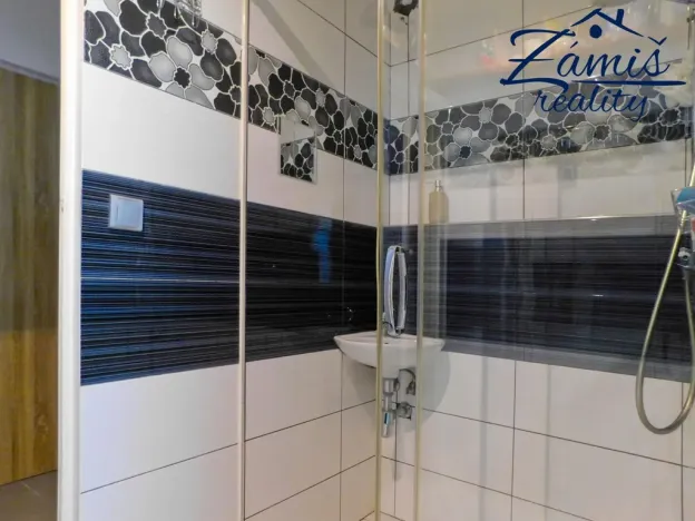 Pronájem bytu 1+kk, Kladno - Kročehlavy, Italská, 27 m2